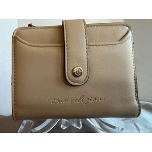 True Religion Beige Faux Leather Zip Wallet Women’s Bifold Logo Snap